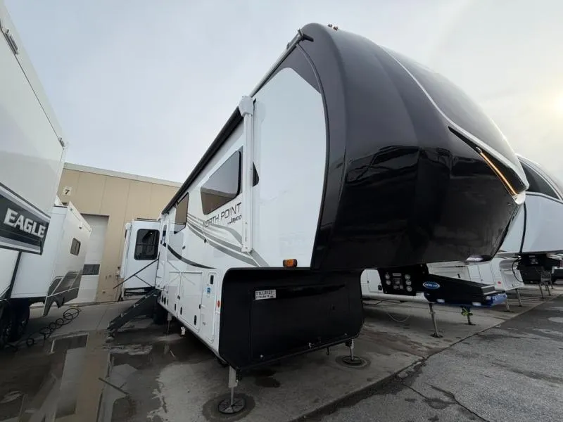 2026 Jayco North Point 377RLBH - Photo 3