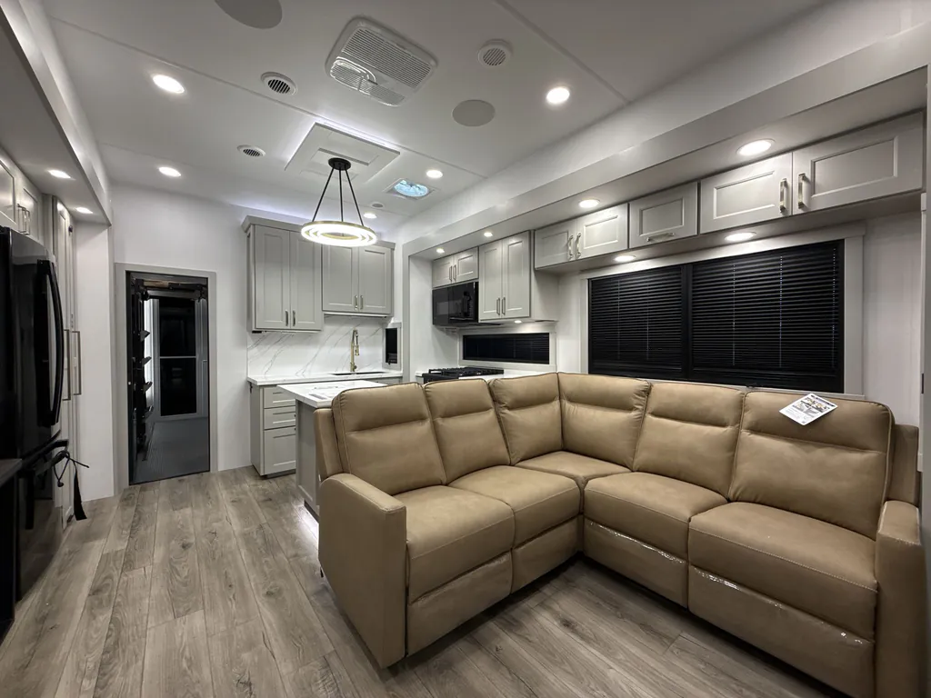 2026 Brinkley Model G 3970, Photos photo 10