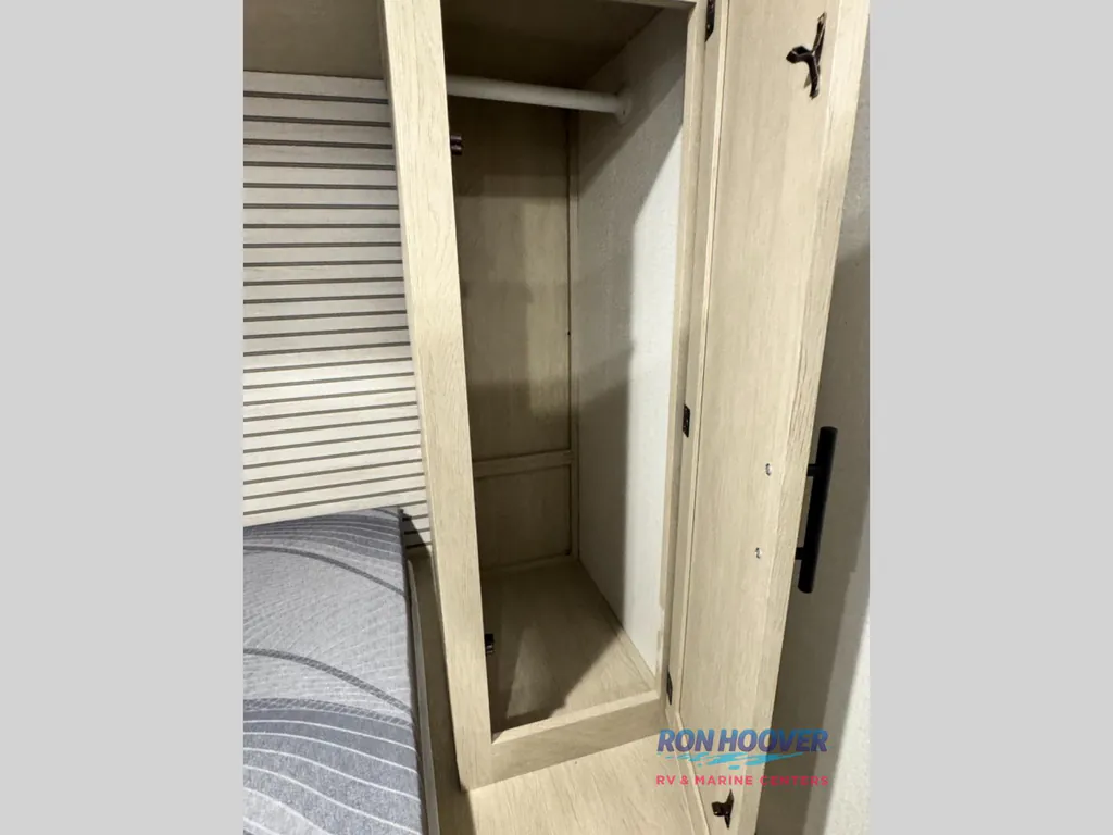 2026 Shasta Compact 17LB, Photos photo 20