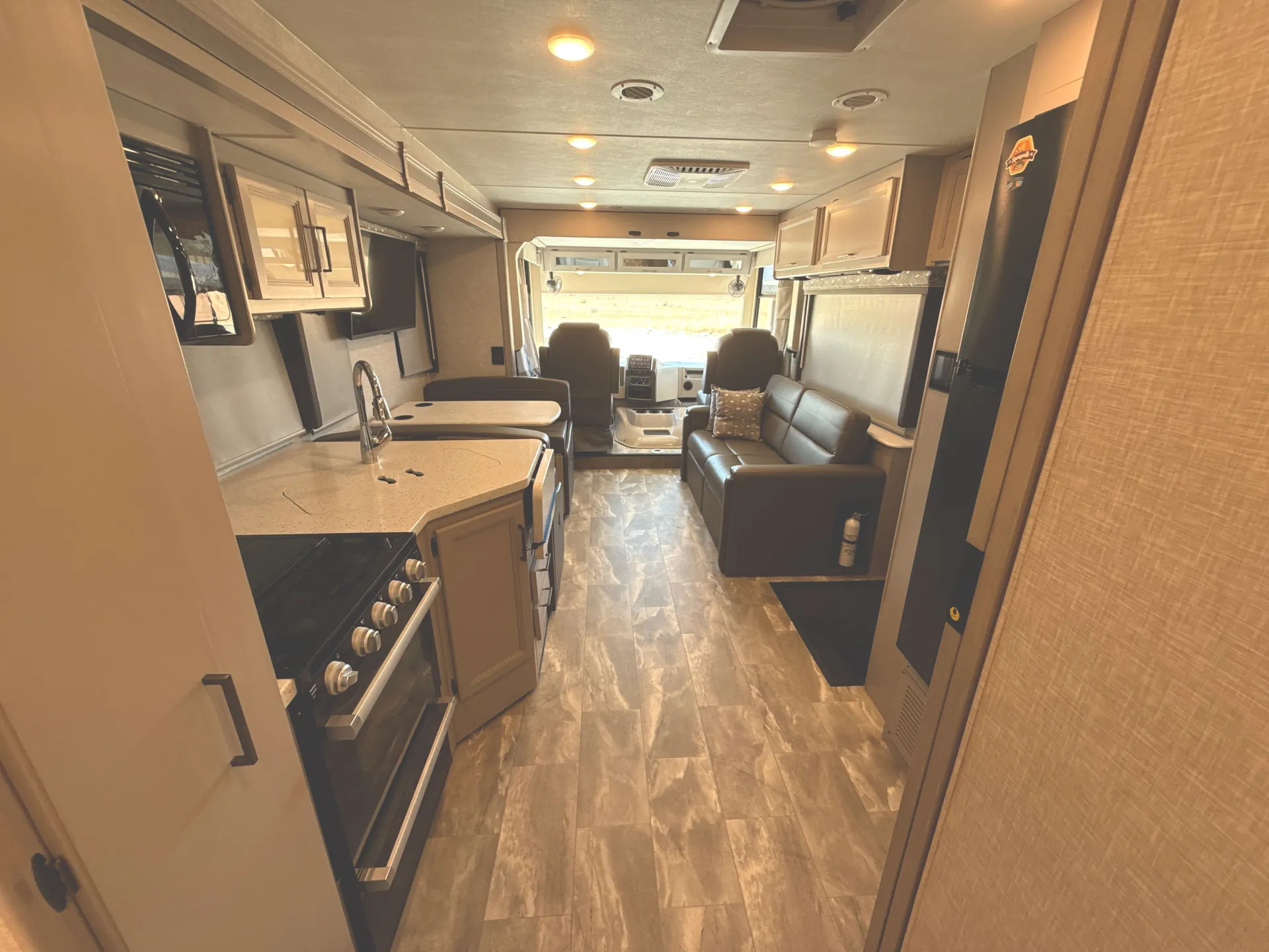 2022 Thor Motor Coach Windsport 31C — living area main