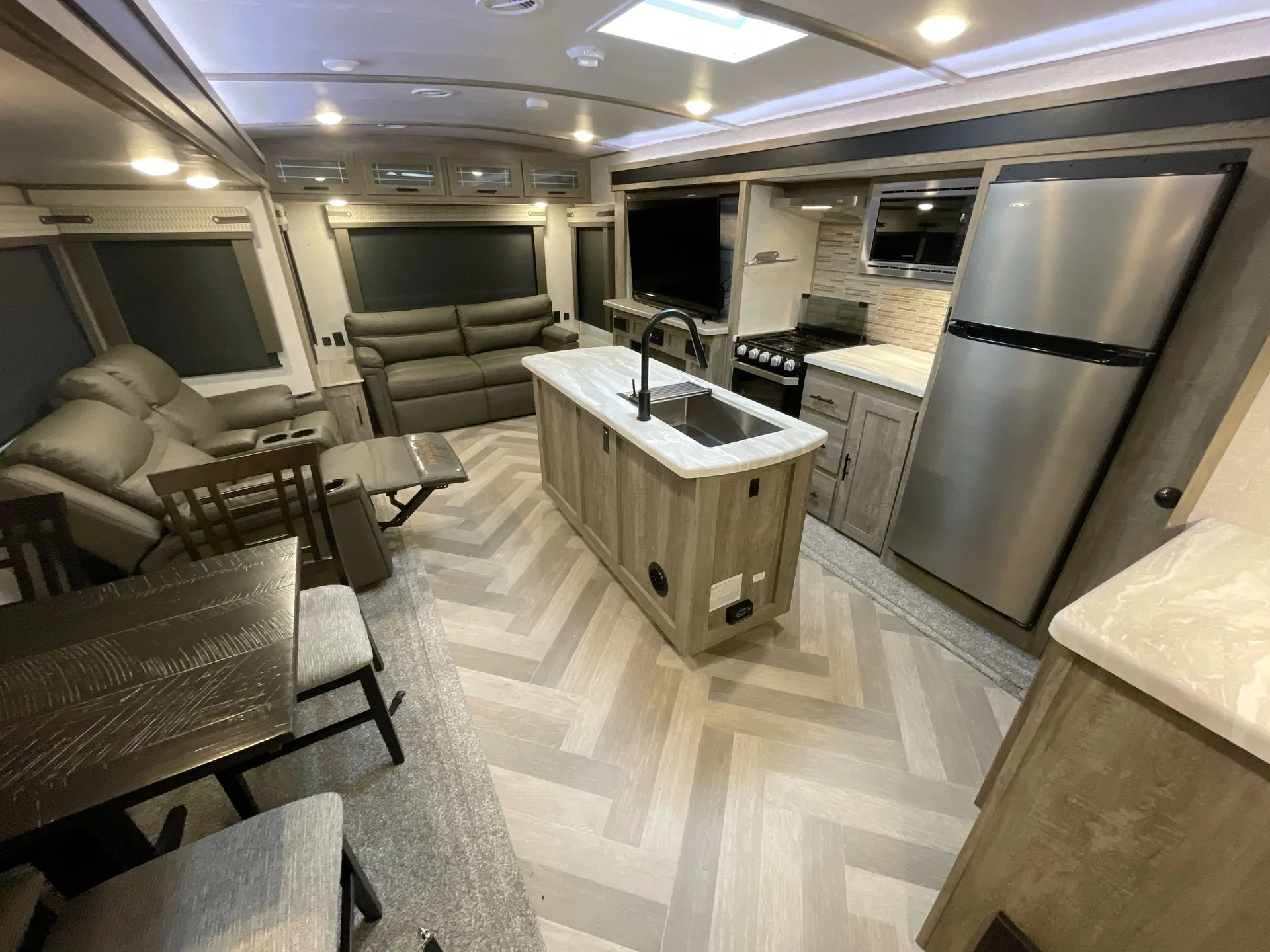 2020 Forest River Salem Hemisphere 308RL — cabinet