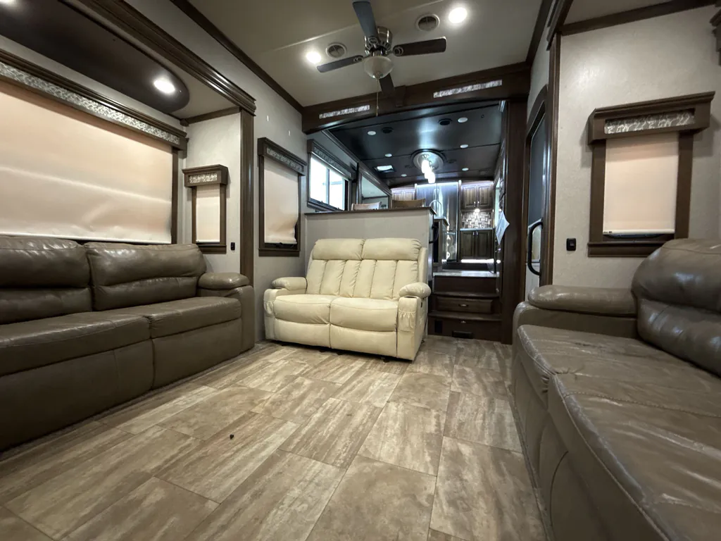 2018 Forest River RiverStone 39FK, Photos photo 3