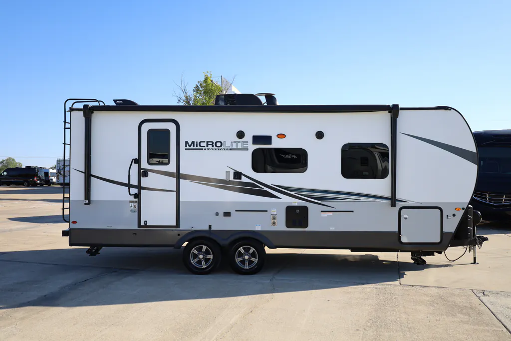 2022 Forest River Flagstaff Micro Lite 25FBLS, Photos photo 3