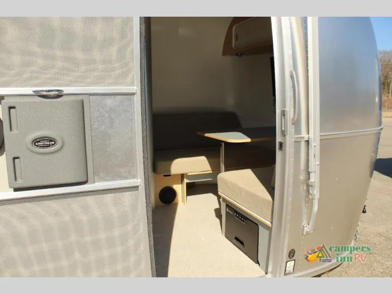 2027 Airstream World Traveler 22RB - Photo 4
