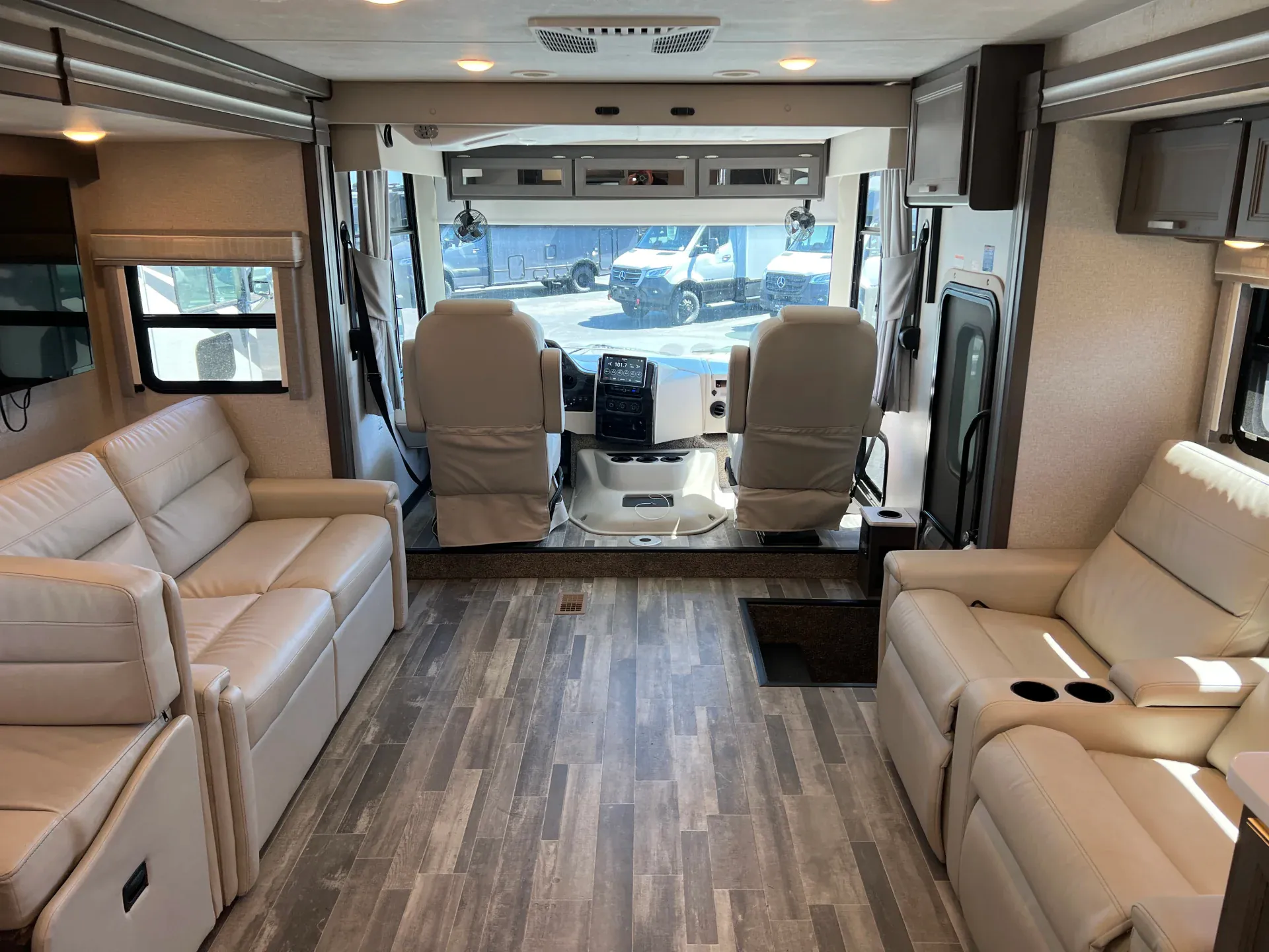 2024 Thor Motor Coach Indigo CC35 - Photo 4
