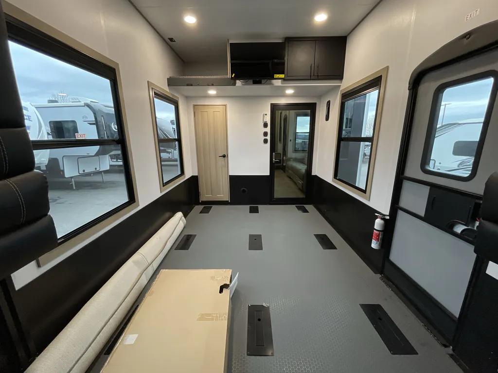 2026 Keystone Raptor 415, Photos photo 9