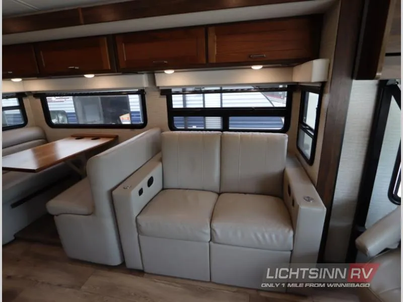 2023 Winnebago Forza 34T - Photo 4