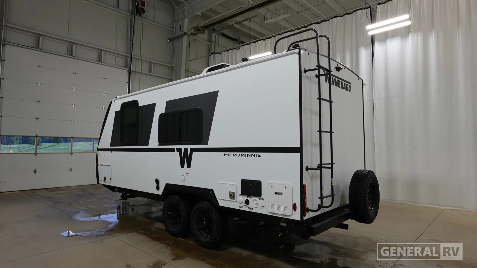 2027 Winnebago Micro Minnie 2000FRB - Photo 4