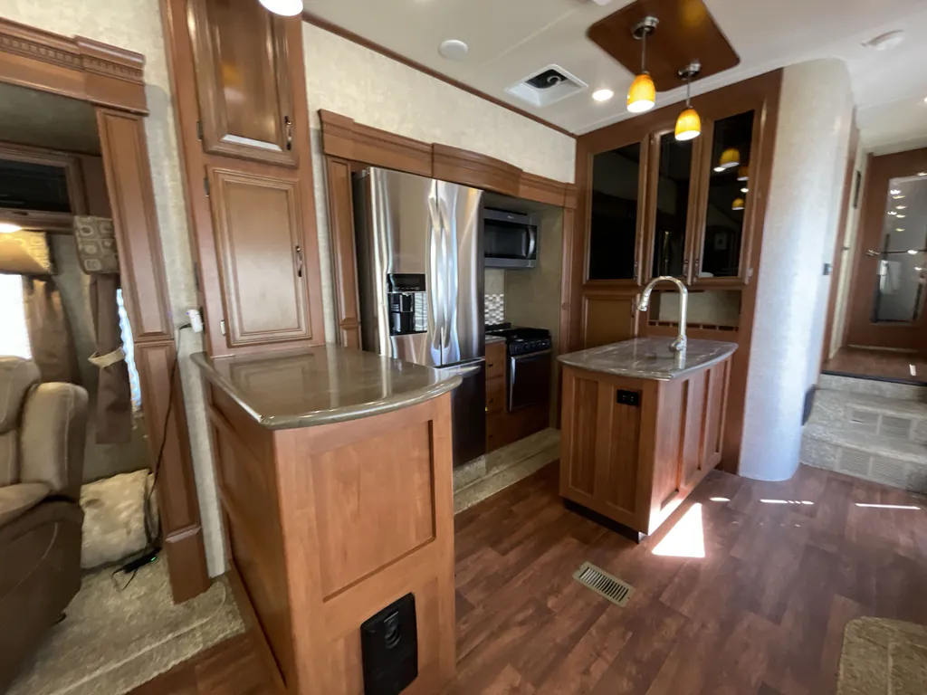 2016 Forest River Sierra 355RE, Photos photo 9