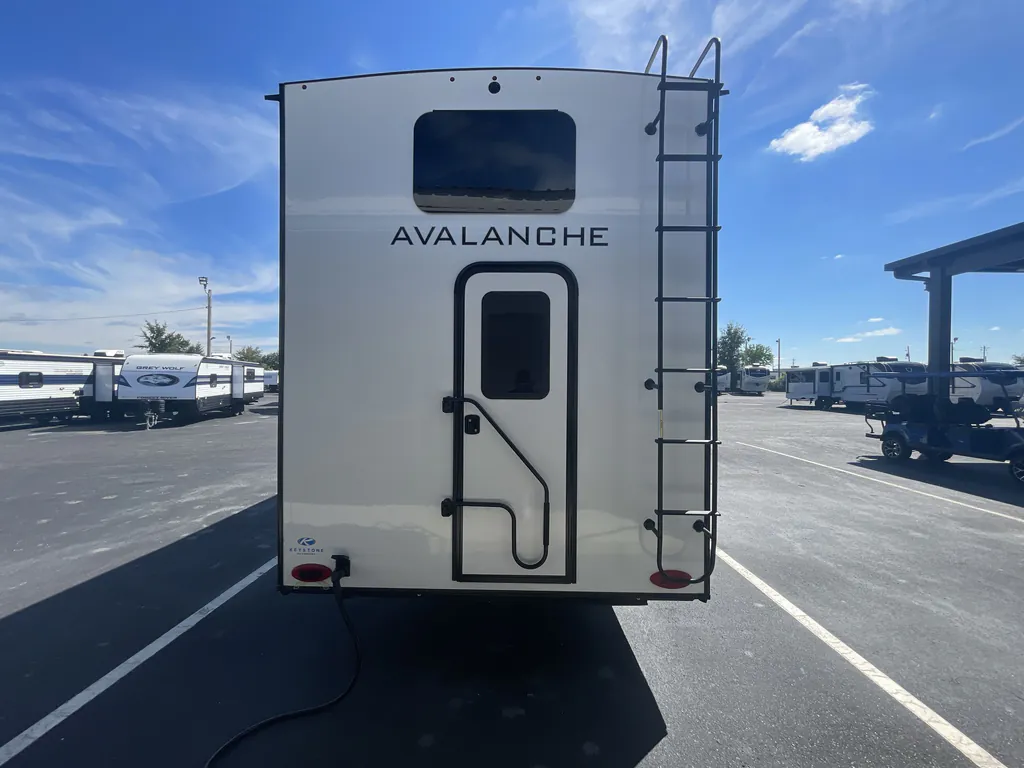 2023 Keystone Avalanche 390DS, Photos photo 5