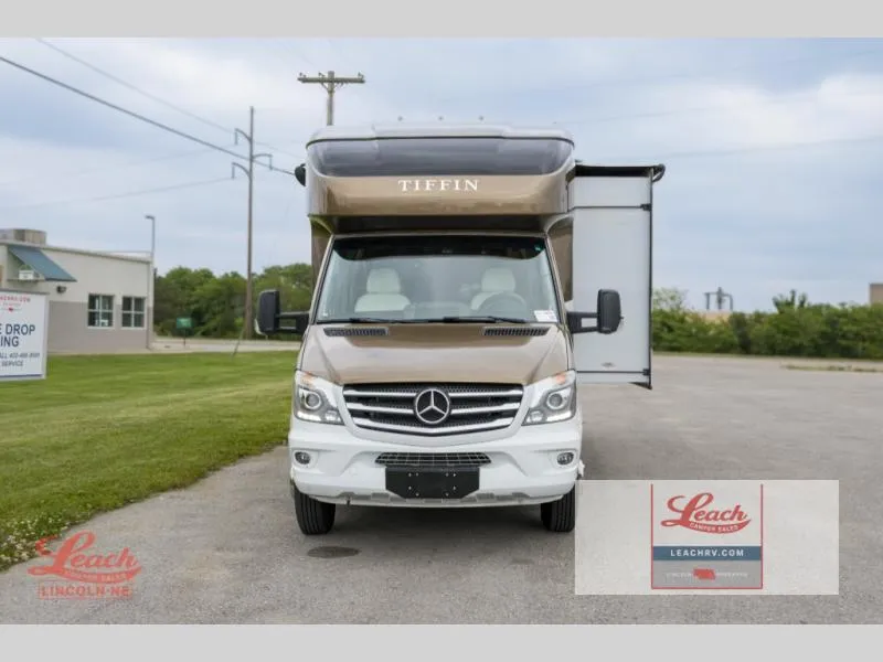 2018 Tiffin Motorhomes Wayfarer Used    24 FW - Photo 4