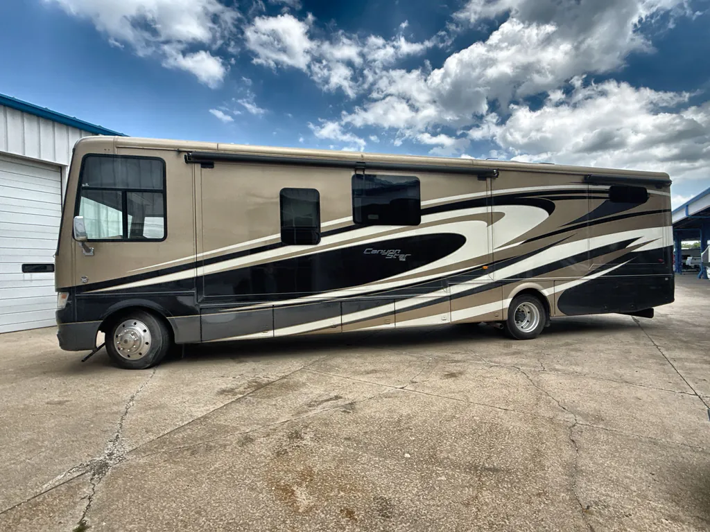 2015 Newmar Canyon Star 3914, Photos photo 6