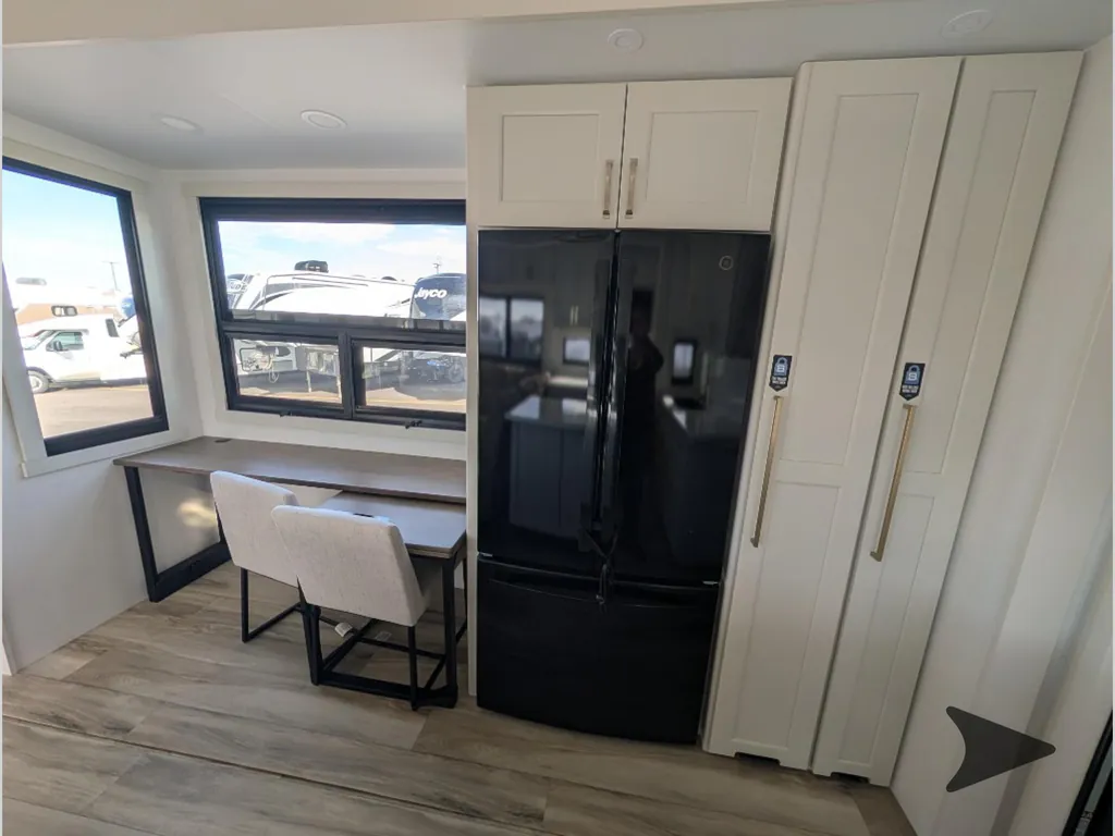 2027 Brinkley Model G 3970, Photos photo 11