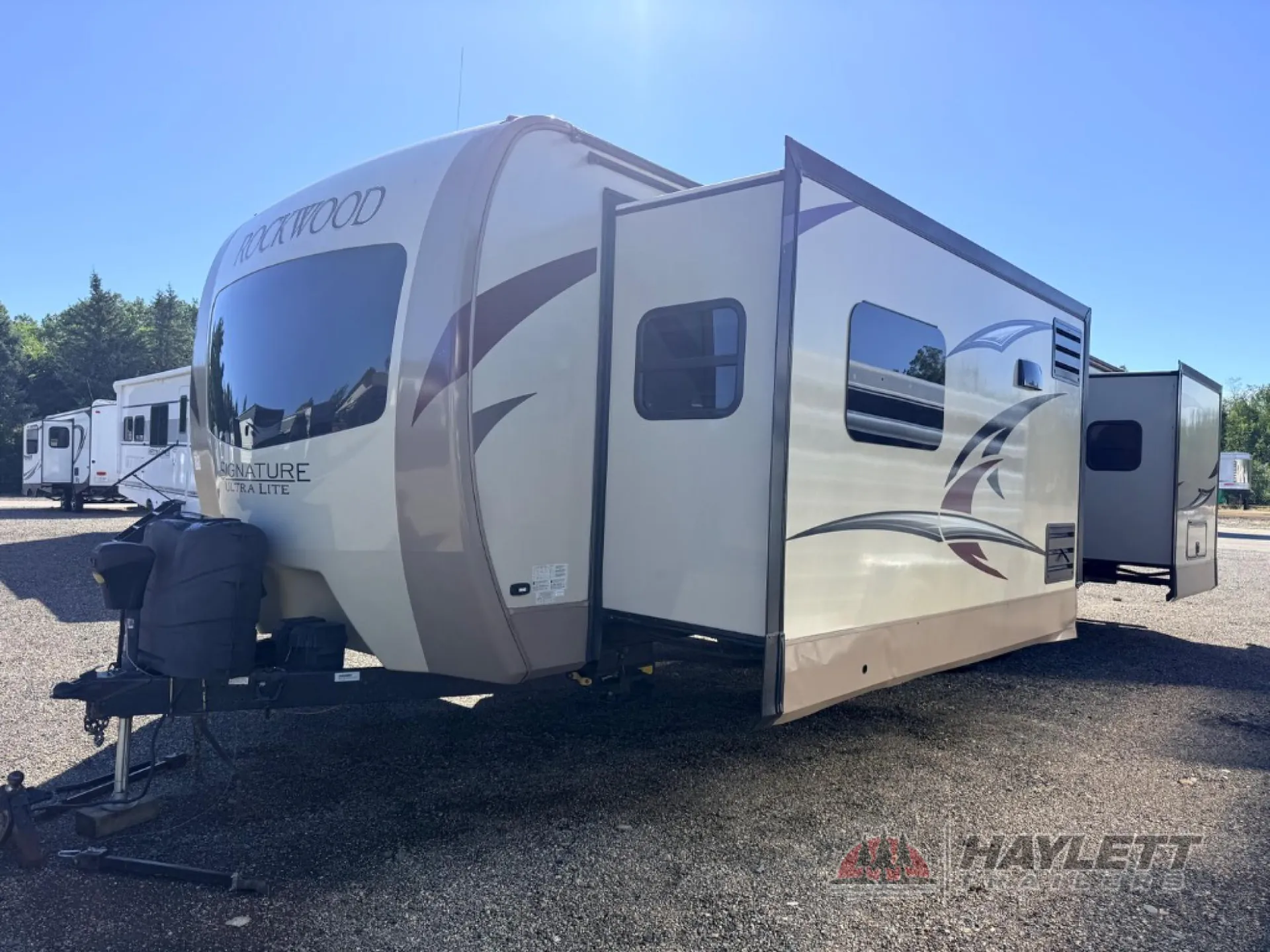 2018 Forest River Rockwood Signature Ultra Lite 8324BS - Photo 3