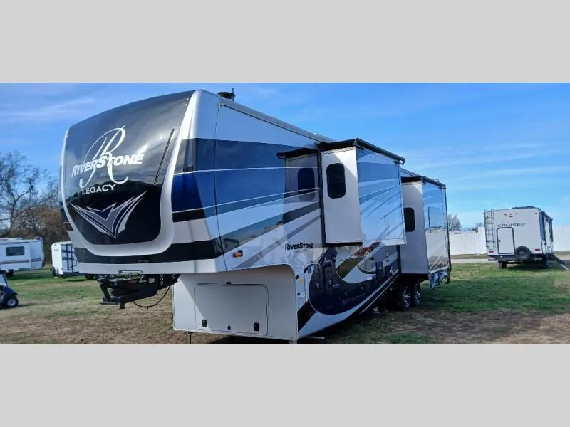 2022 Highland Ridge Silverstar XLT SF264RLS - Photo 4
