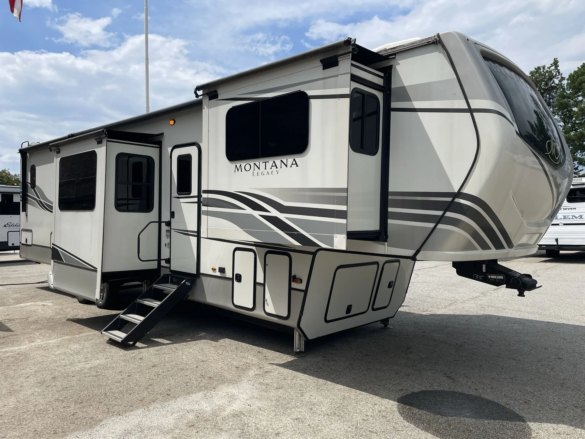 2023 Keystone Montana 3763BP dealer photo 1 from Camping World