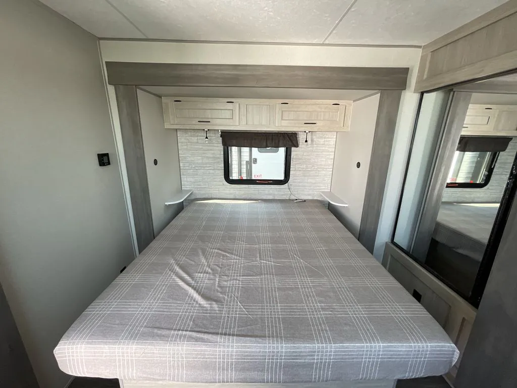 2026 Forest River Aurora 34BHTS — Photo 5