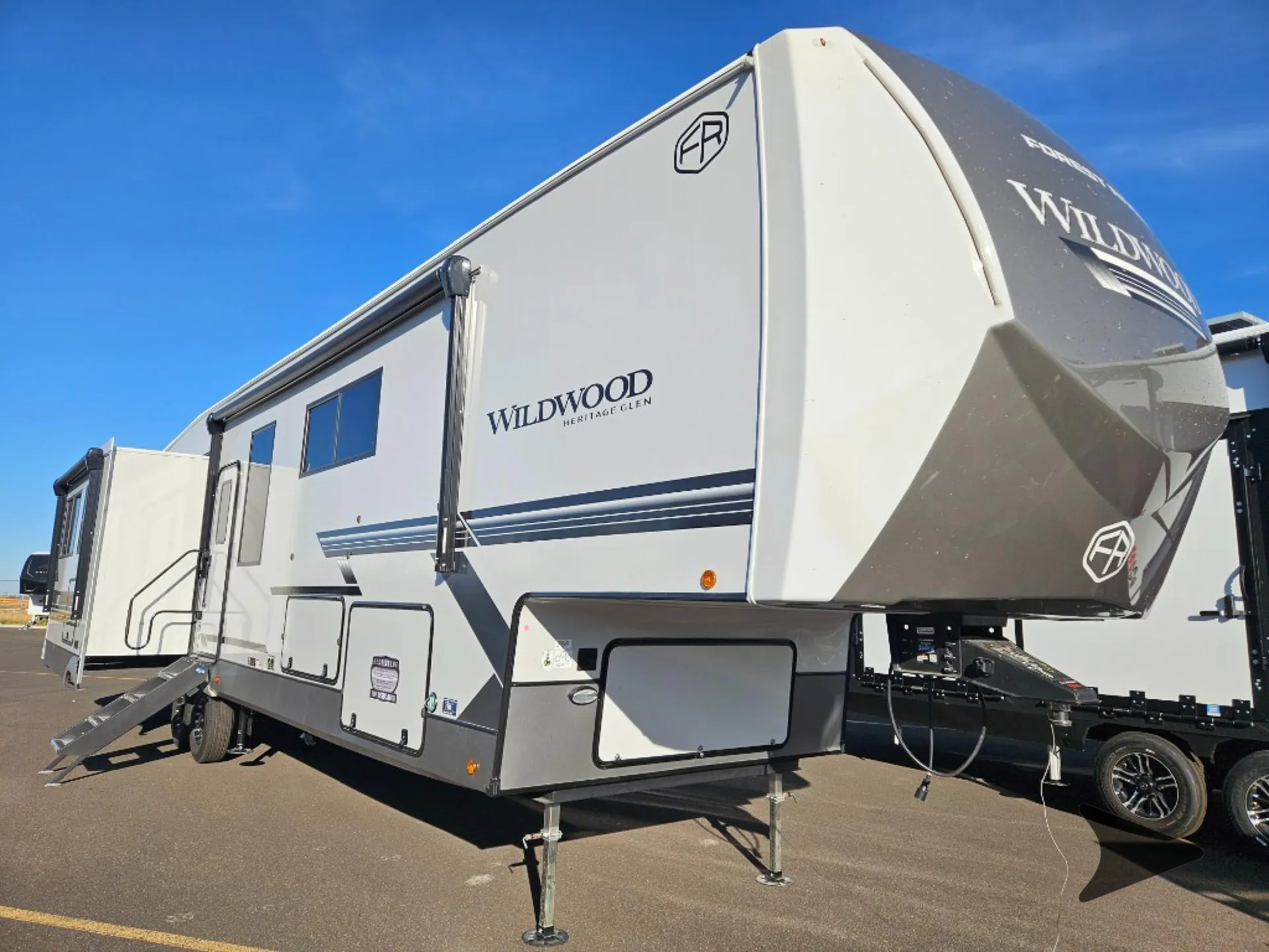 2027 Forest River Wildwood Heritage Glen 380WDR