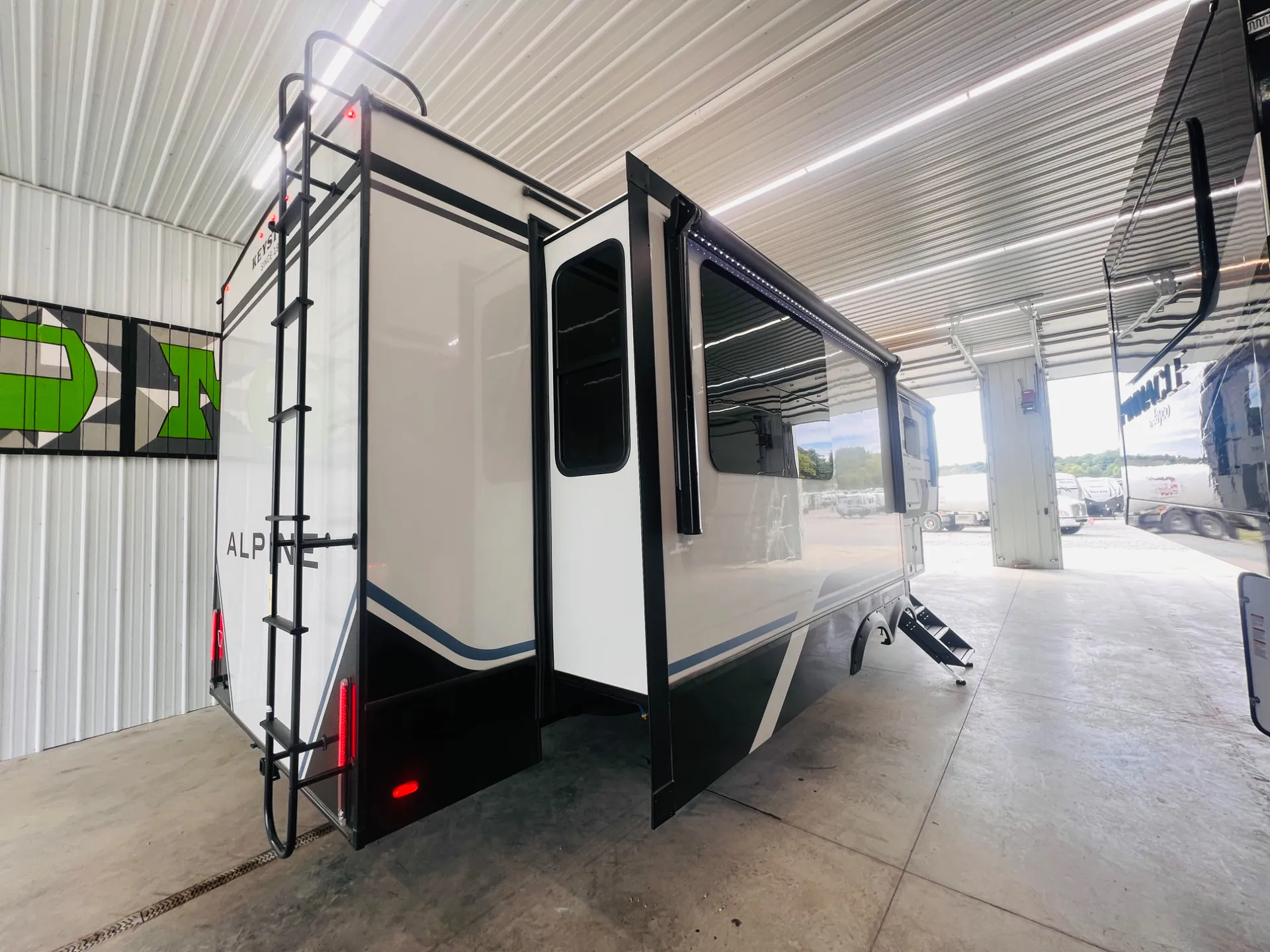 2026 Keystone Alpine 3100RE - Photo 4