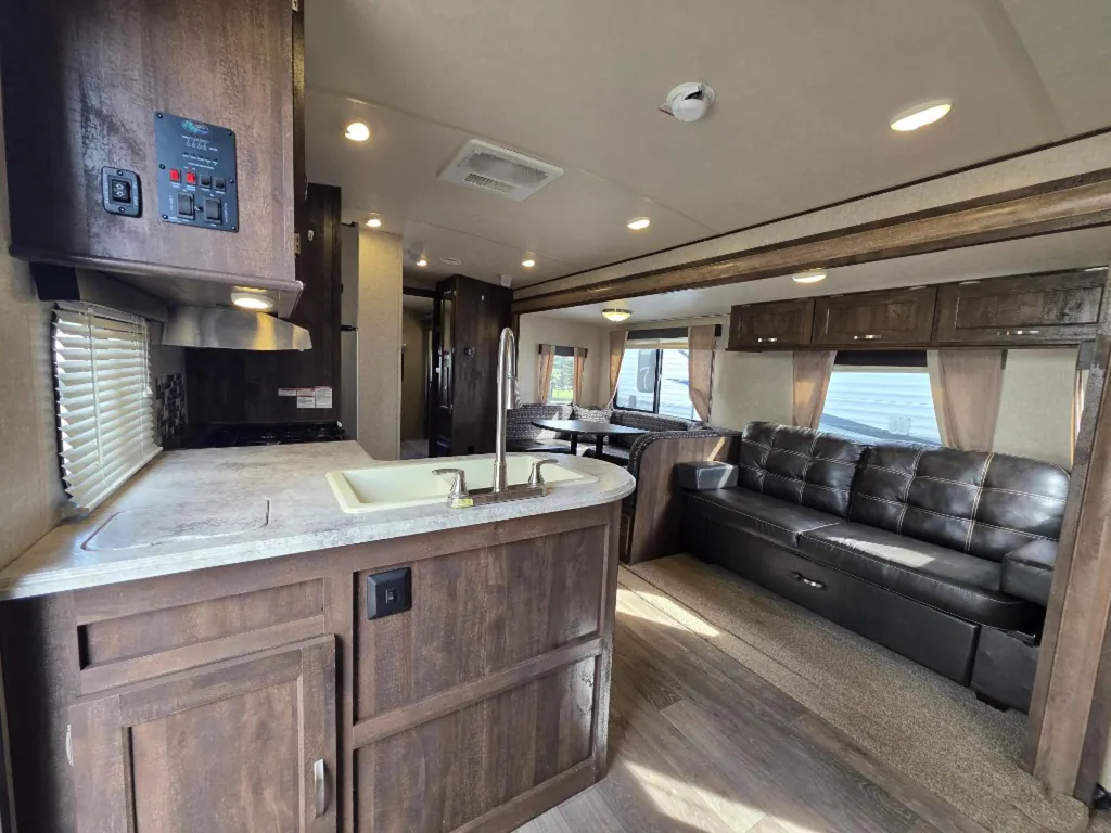 2018 Forest River Vibe 308BHS, Photos photo 23