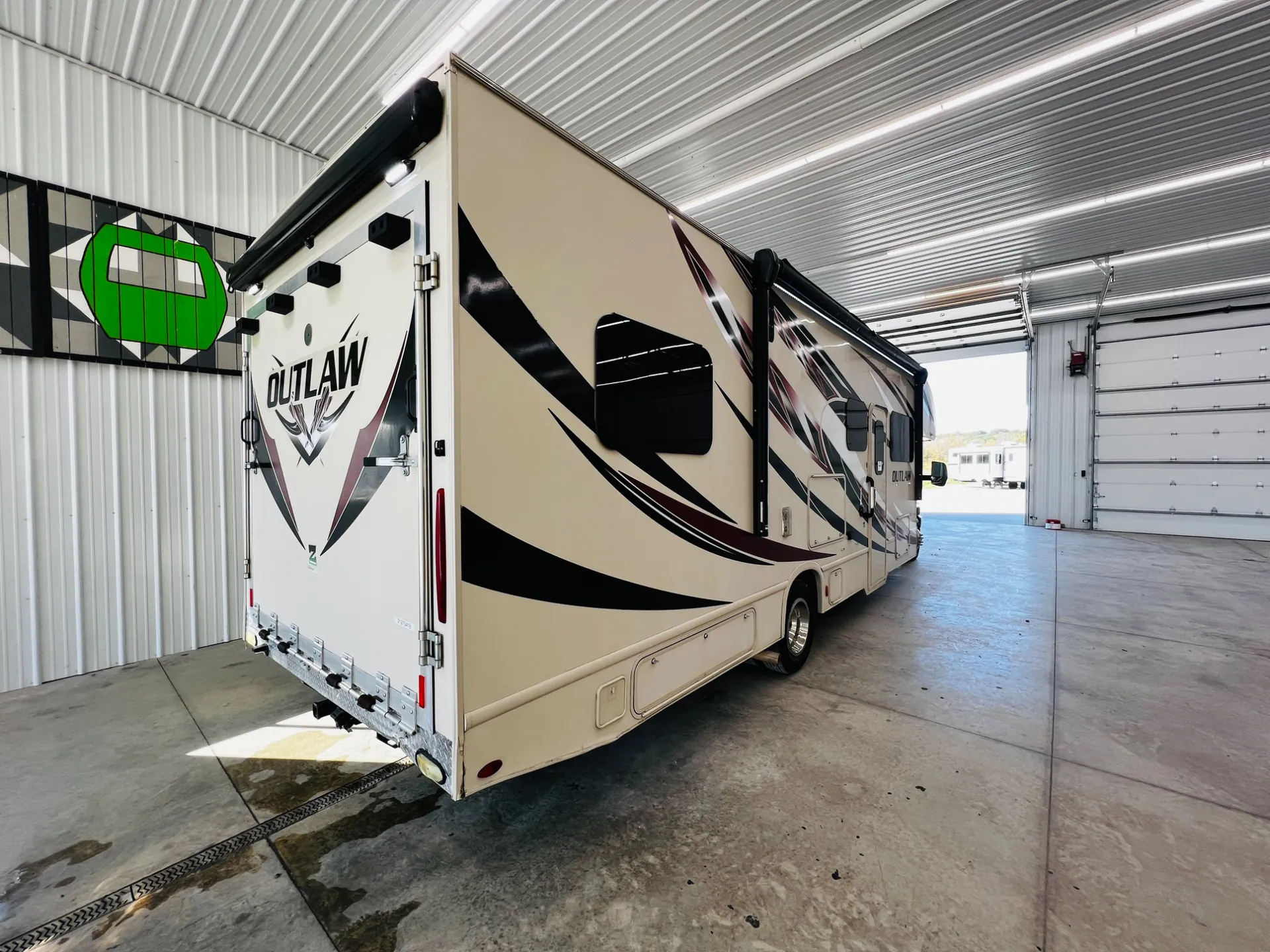 2019 Thor Motor Coach Outlaw 29J - Photo 4