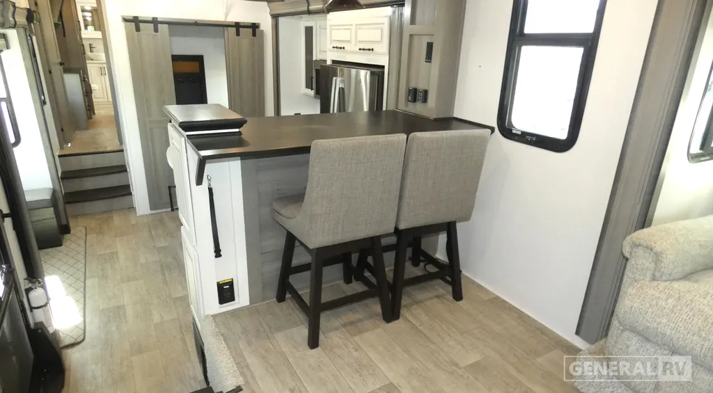 2022 Keystone Montana 3763BP, Photos photo 11