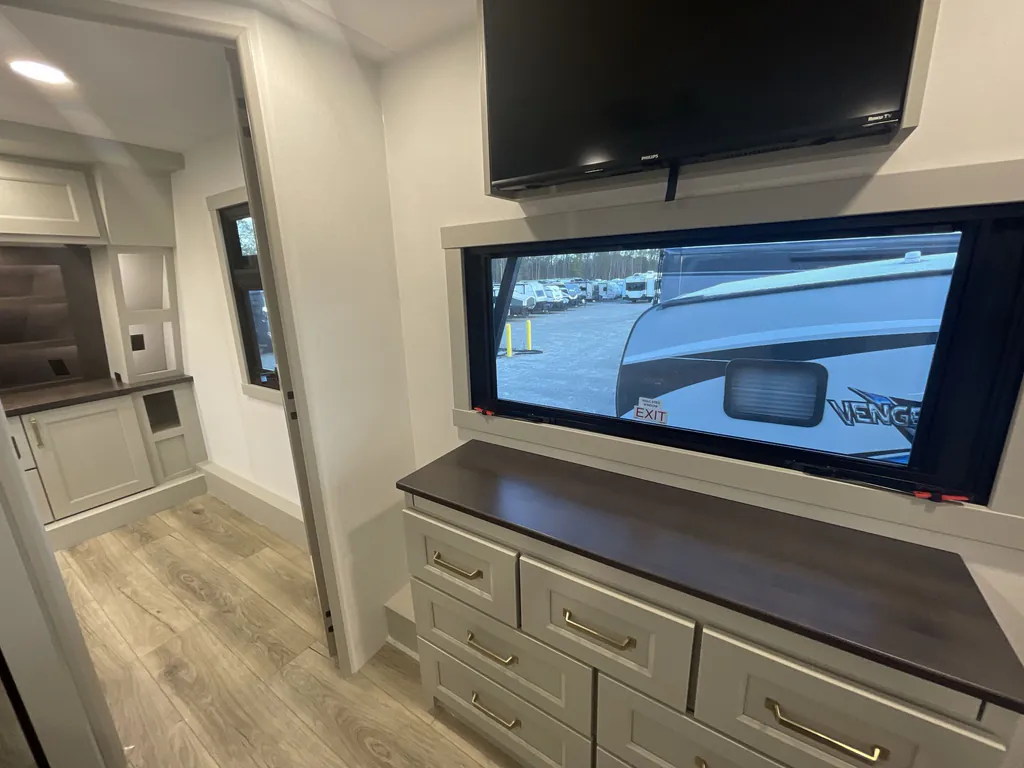 2026 Brinkley Model G 4150, Photos photo 24