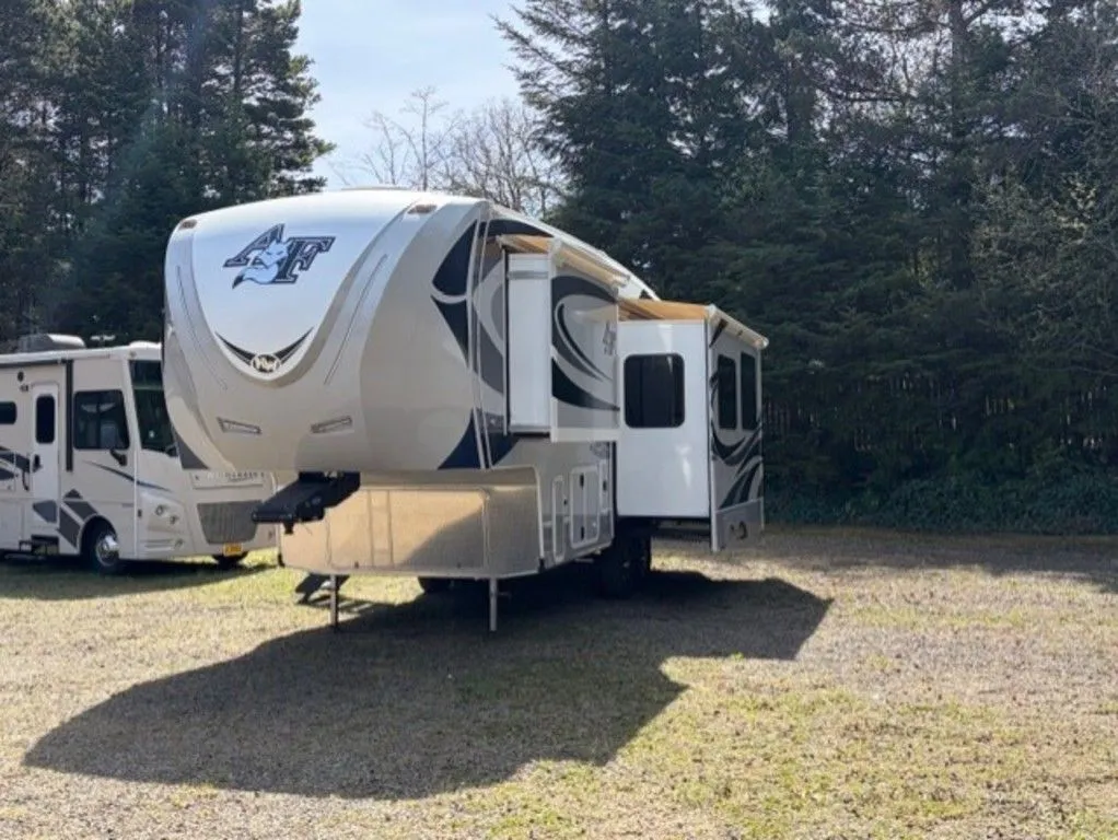 2021 Northwood Arctic Fox Grande Ronde 27' REAR KITCHEN 5th wheel GRAND RONDE EDTION - Main photo
