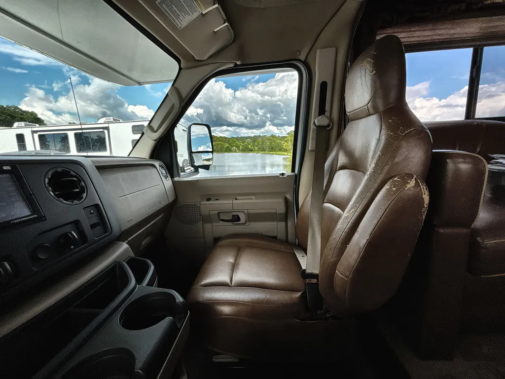 2013 Forest River Sunseeker 3050S, Photos photo 29