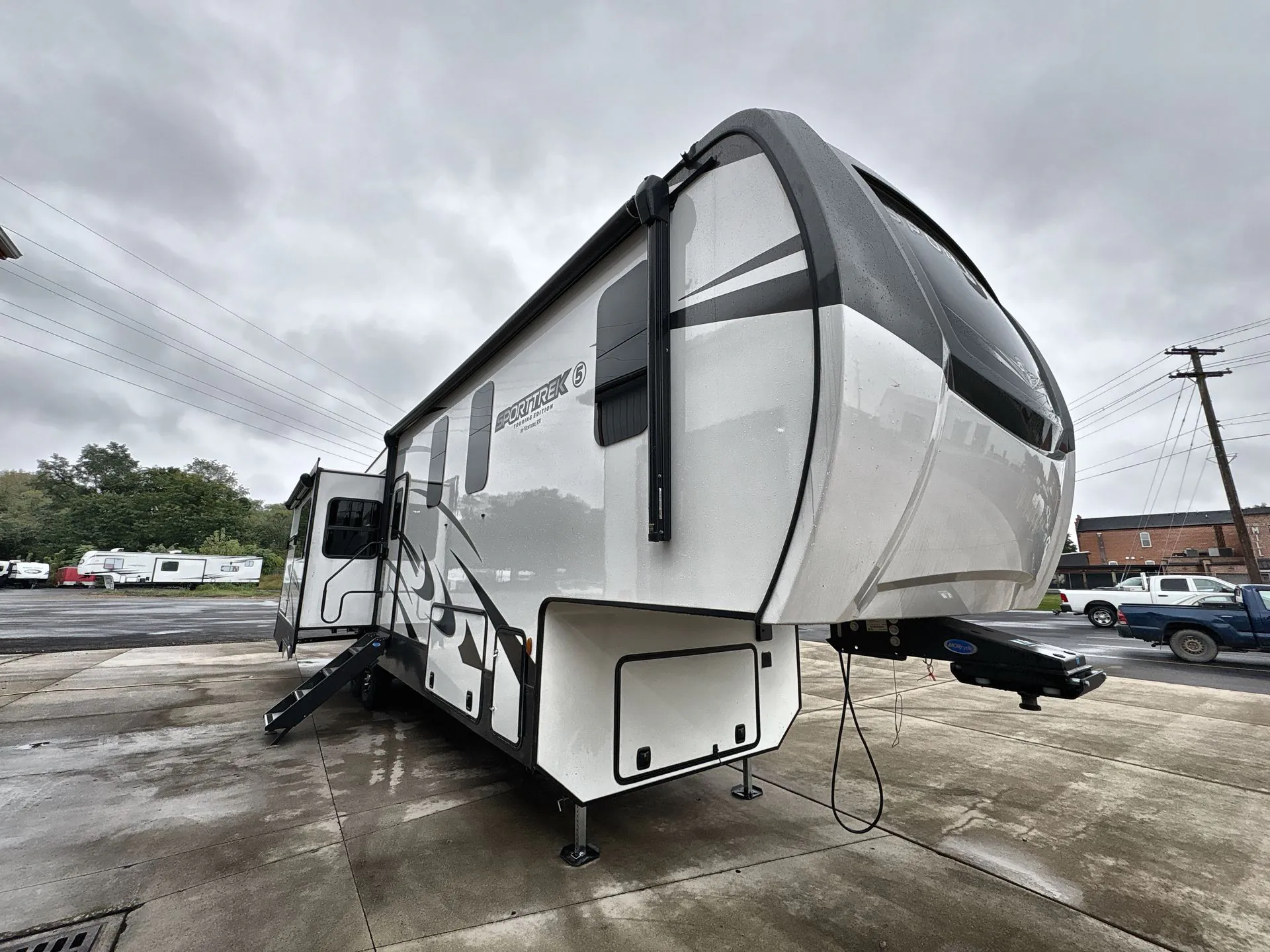 2024 Venture RV SportTrek 5 Touring Edition STTF353VIK - Photo 2