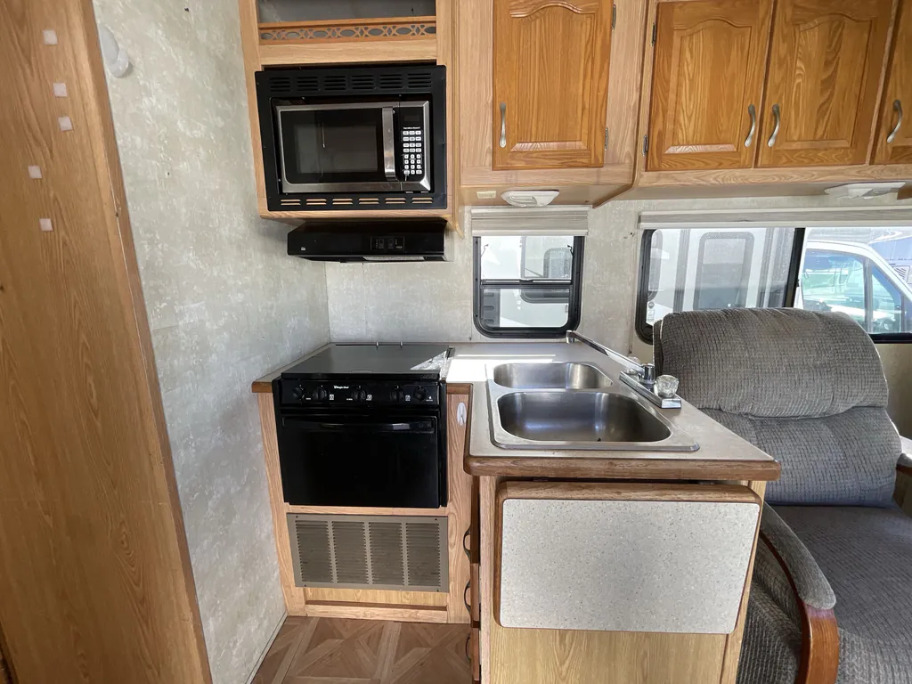 2005 Forest River Sunseeker 2900, Photos photo 10