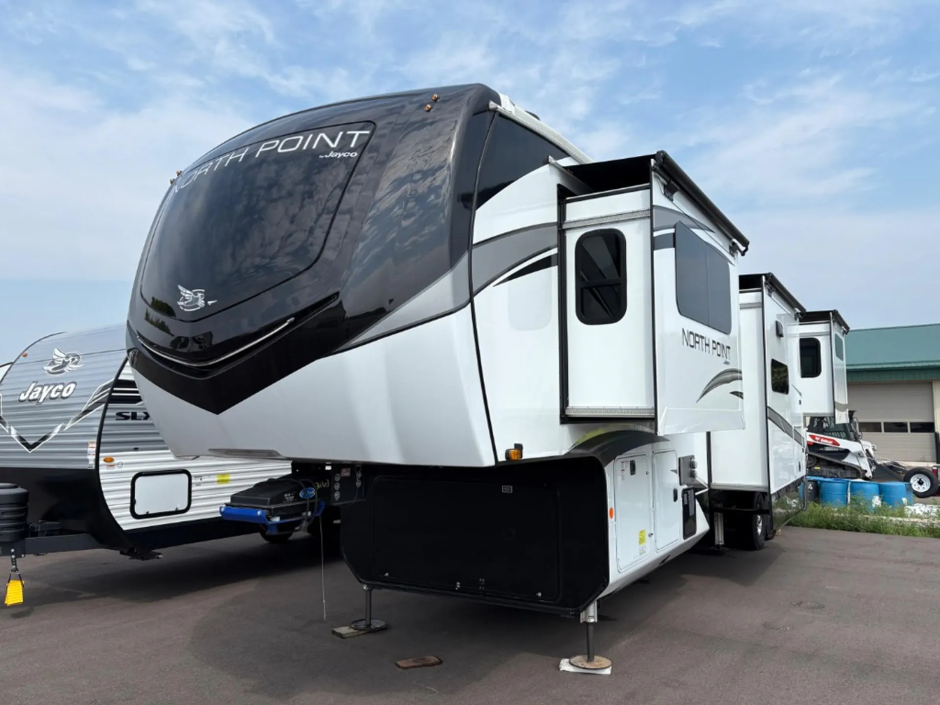 2022 Jayco North Point 382FLRB - Photo 4