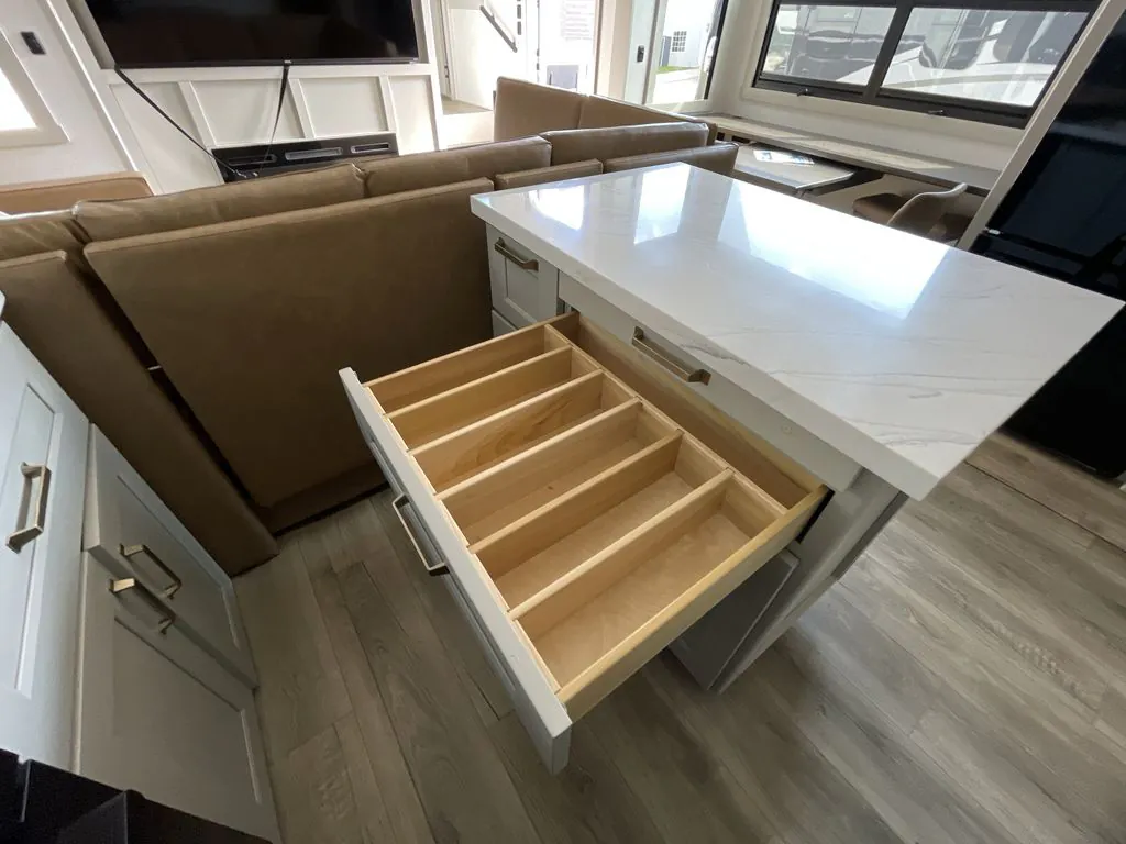 2025 Brinkley Model G 3250, Photos photo 28