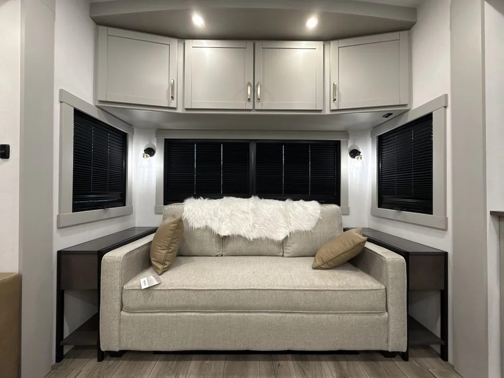2026 Brinkley Model Z 3600, Photos photo 13