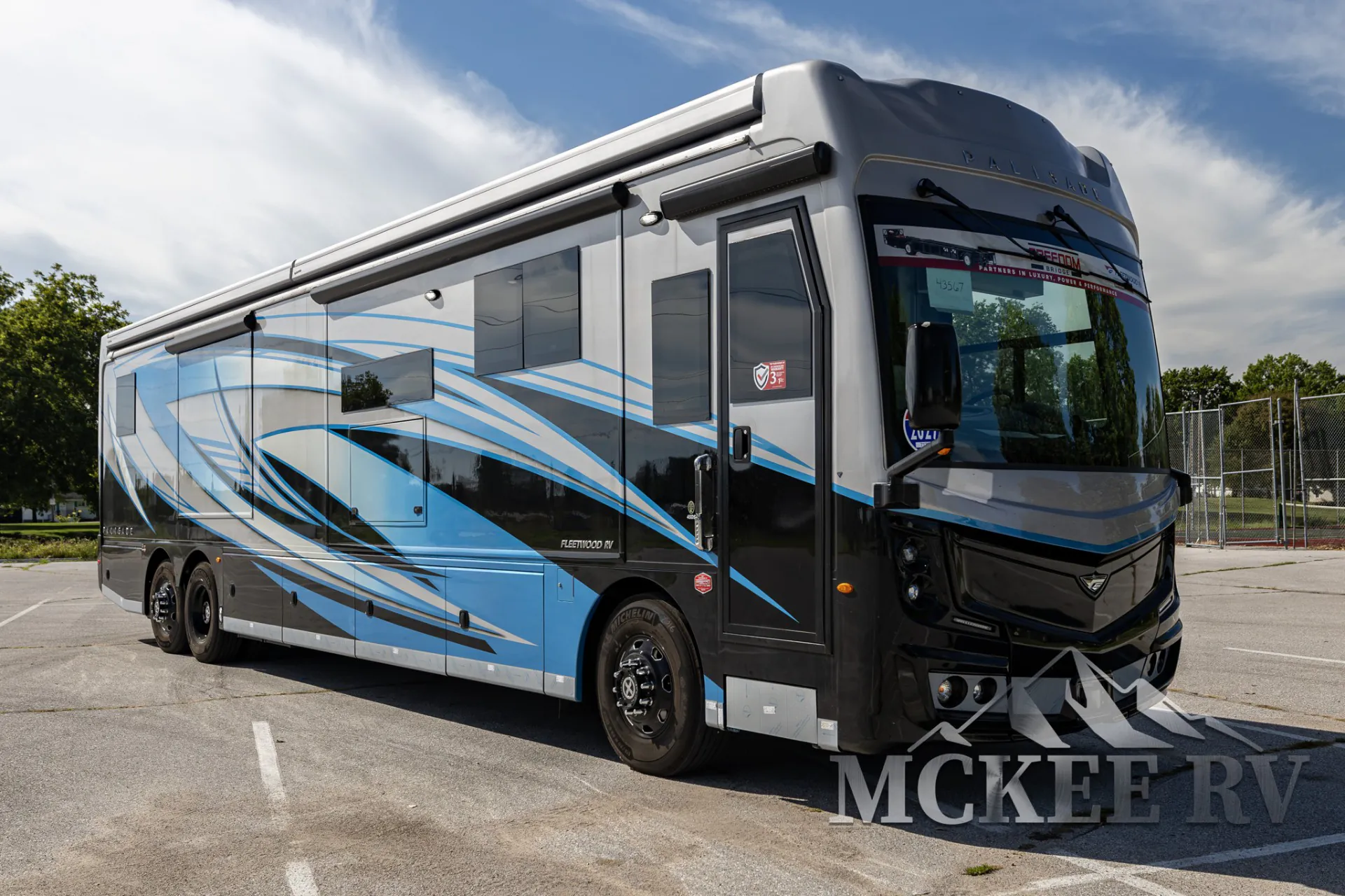 2027 Fleetwood Palisade 45DS - Photo 2