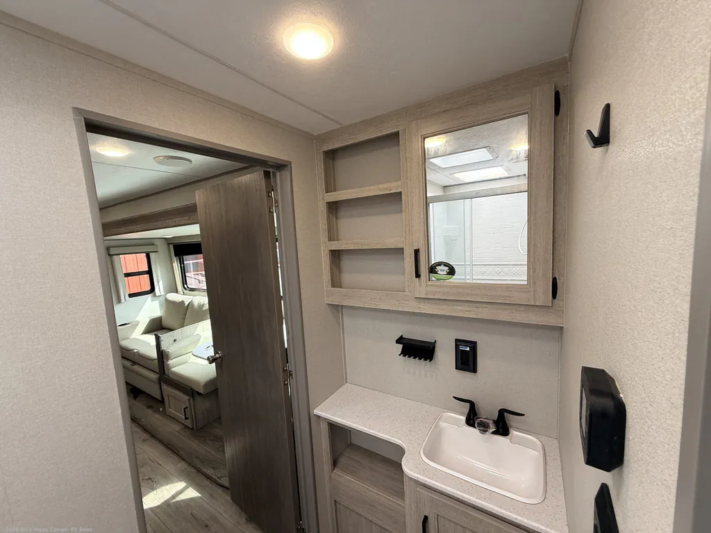 2026 Coachmen Catalina Legacy Edition 333DORM, Photos photo 31