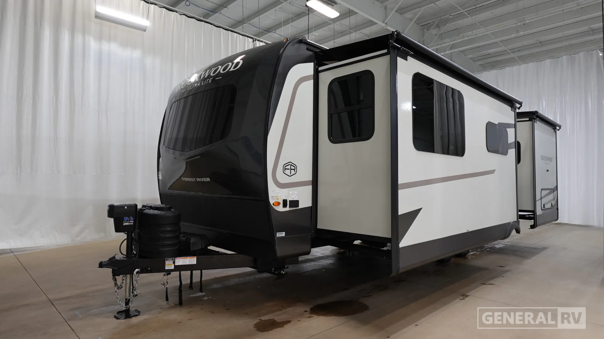 2027 Forest River Rockwood Ultra Lite 2608BS — Photo 5
