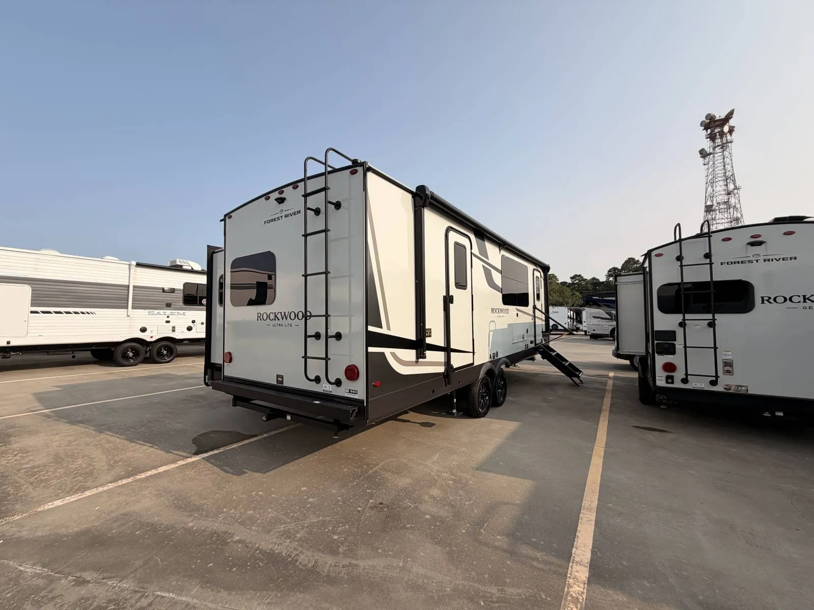 2027 Forest River Rockwood Ultra Lite 2619FK - Photo 4