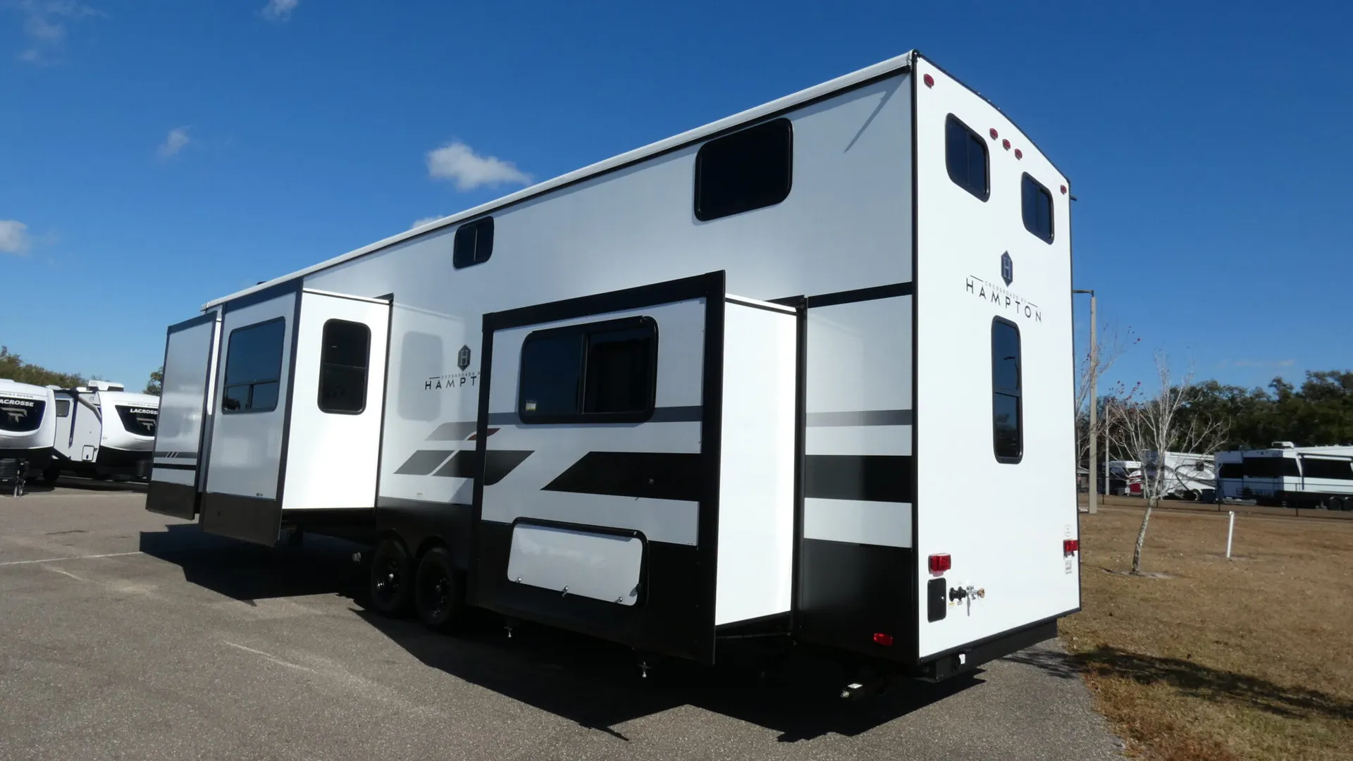 2026 Crossroads RV Hampton 388FKL - Photo 4