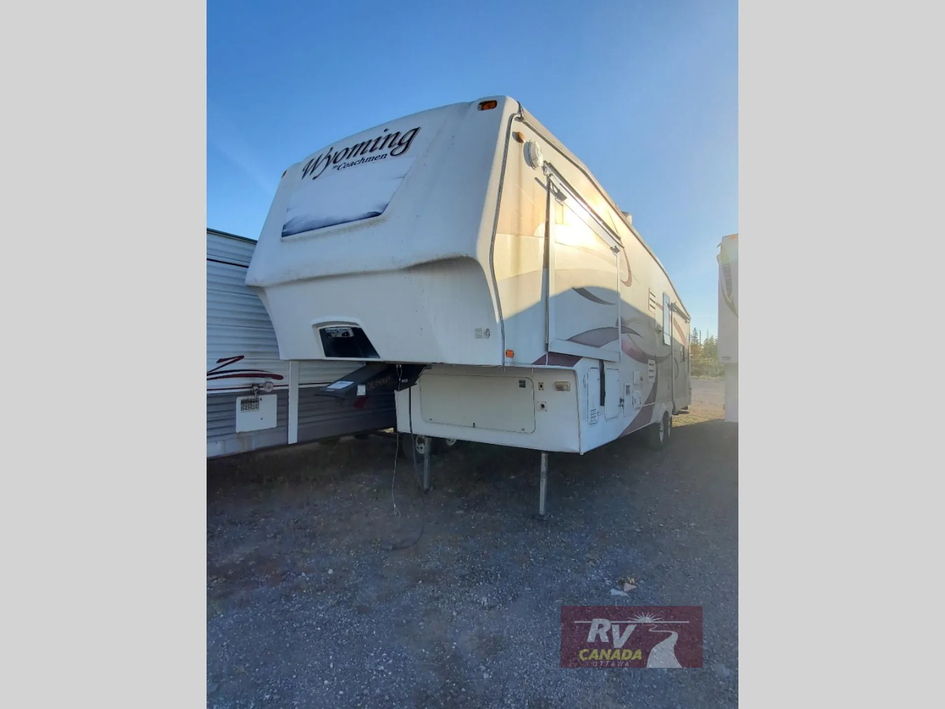 2007 Coachmen Wyoming 332 RLTS - Photo 2