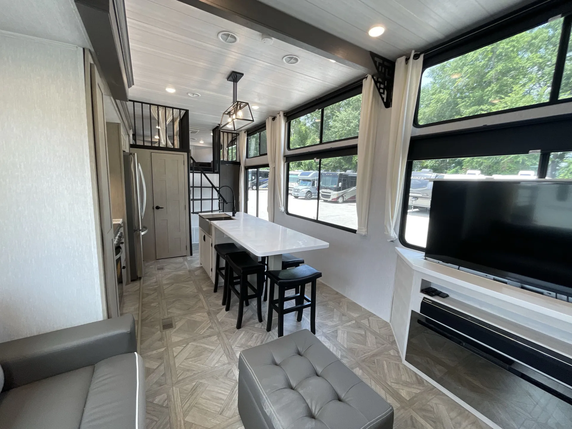 2024 Forest River Salem Villa 44VIEW — living area main