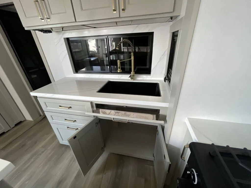 2025 Brinkley Model G 3250, Photos photo 17
