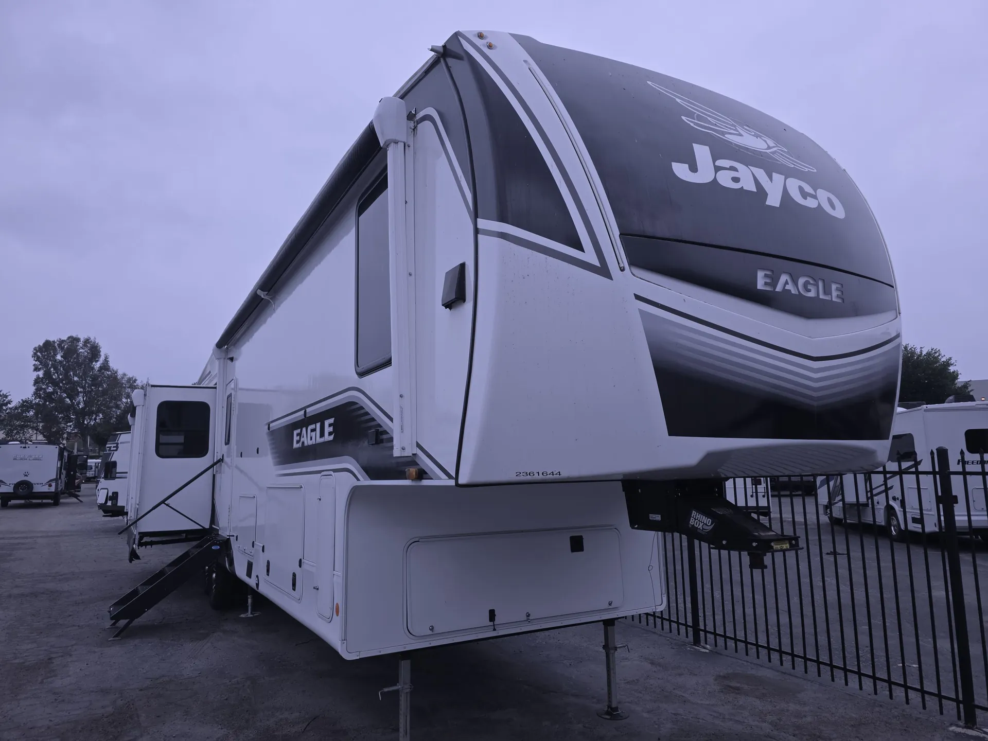 2024 Jayco Eagle 355MBQS - Photo 2