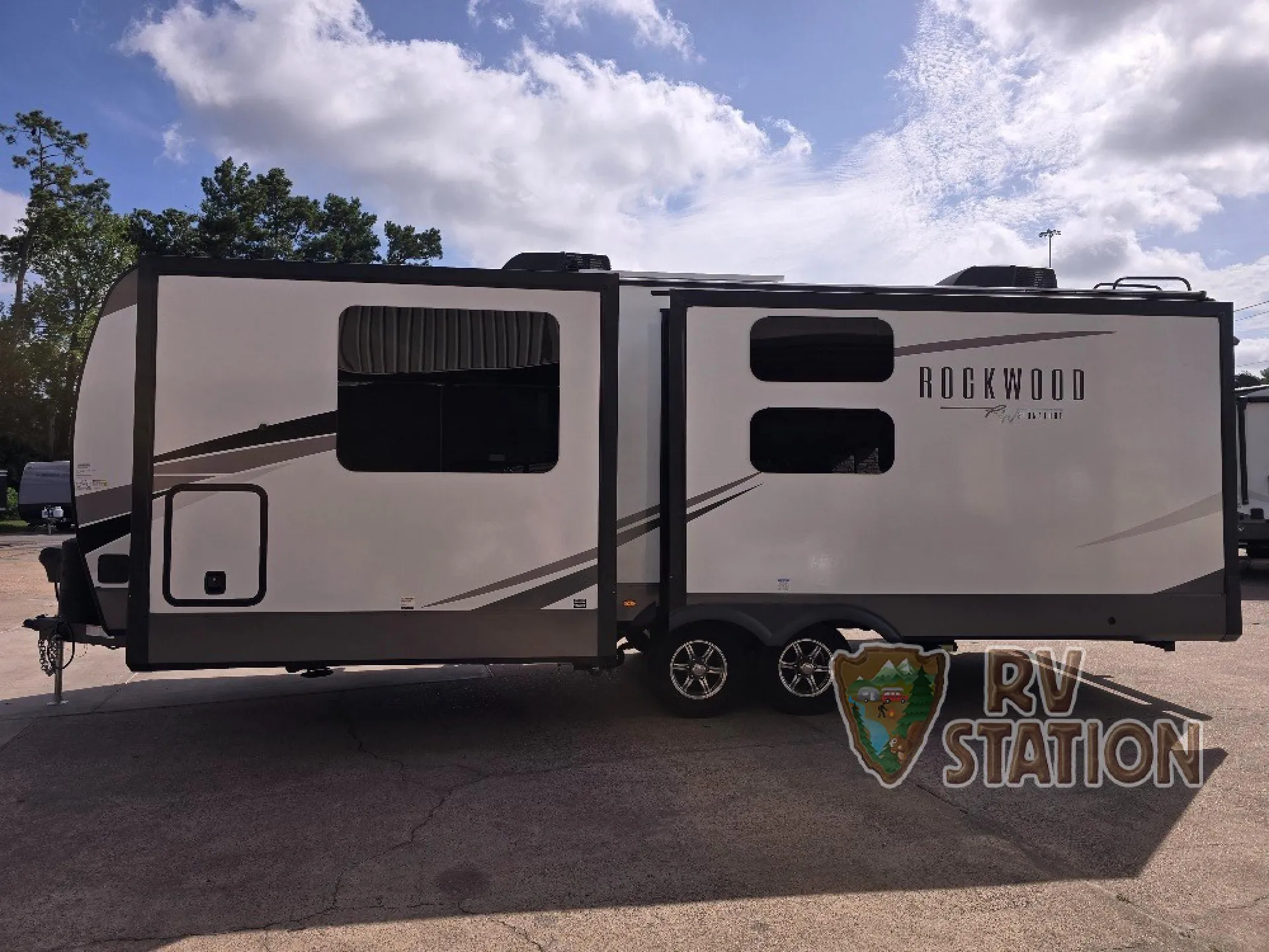 2023 Forest River Rockwood Signature 361RL - Photo 4