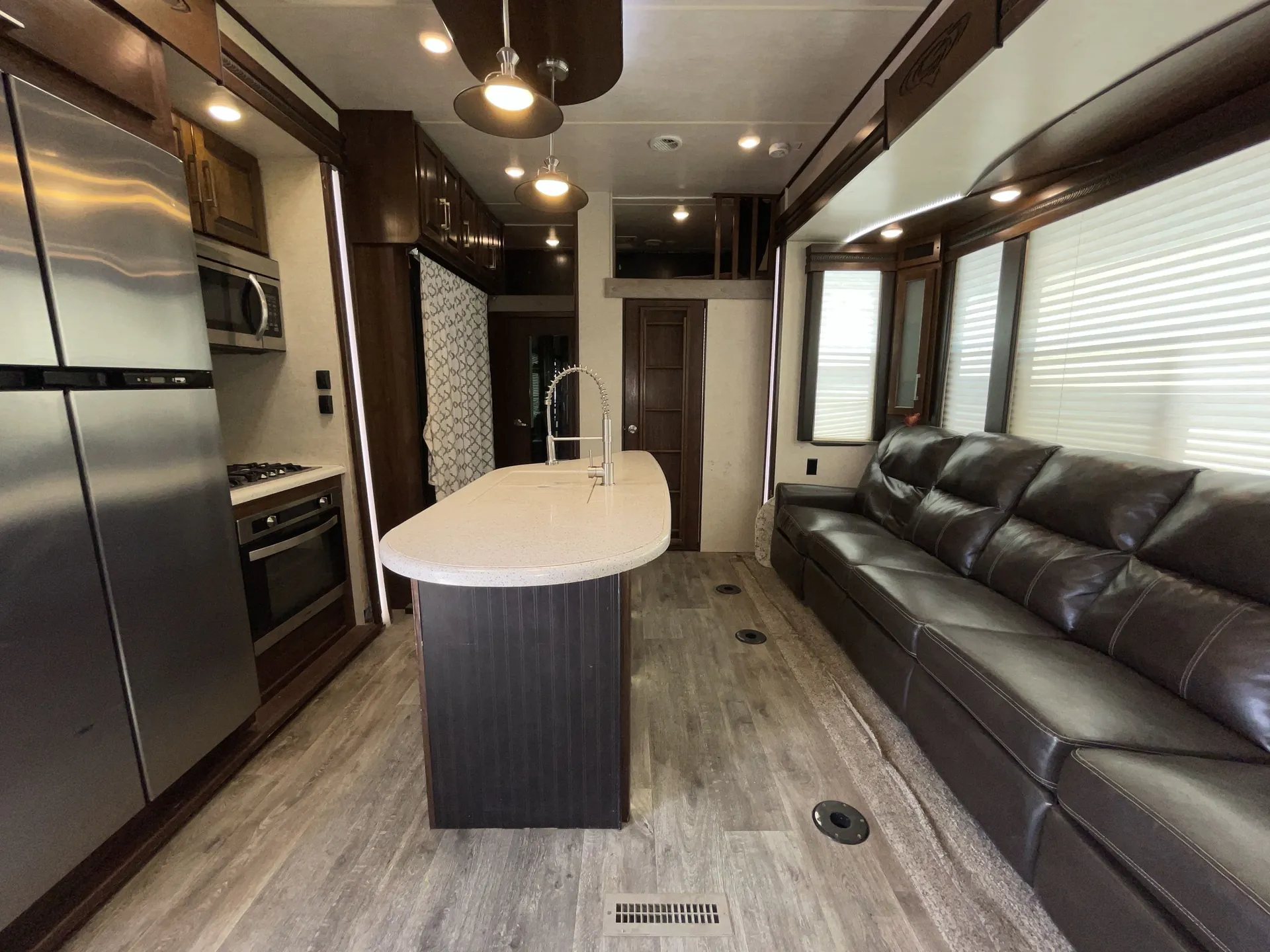 2018 Heartland Cyclone 4250 — living area main
