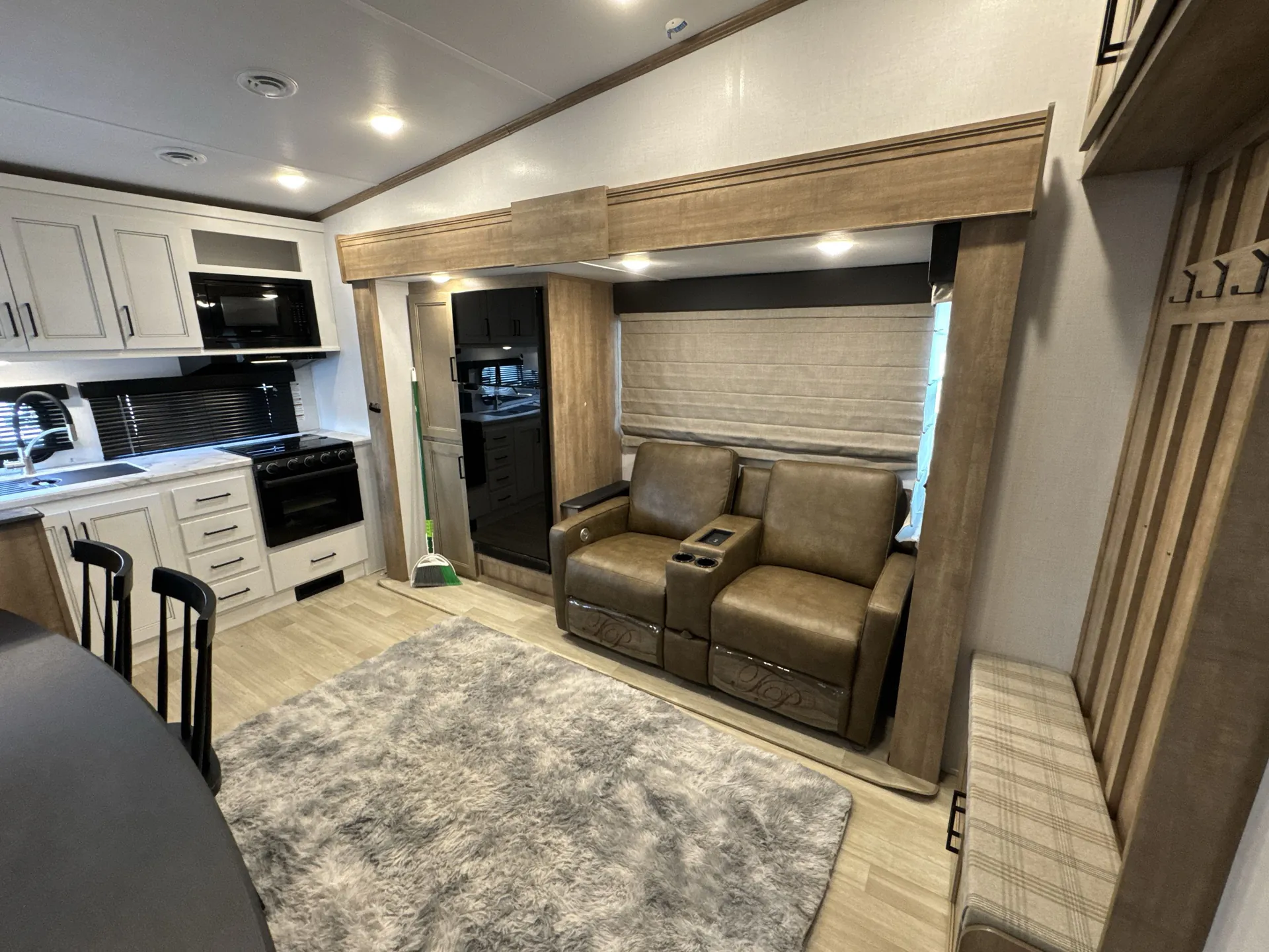 2024 Keystone Arcadia Super Lite 246SLRK — living area main