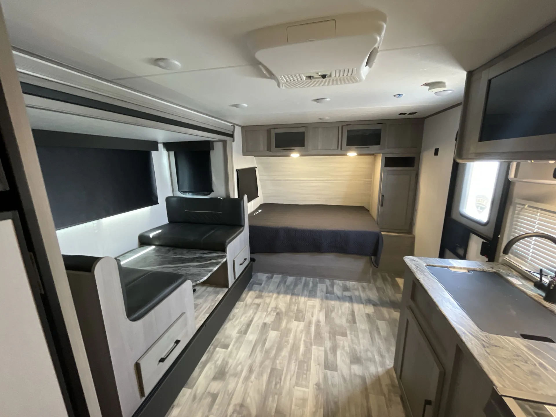 2022 Dutchmen Kodiak Cub 196BH — living area main