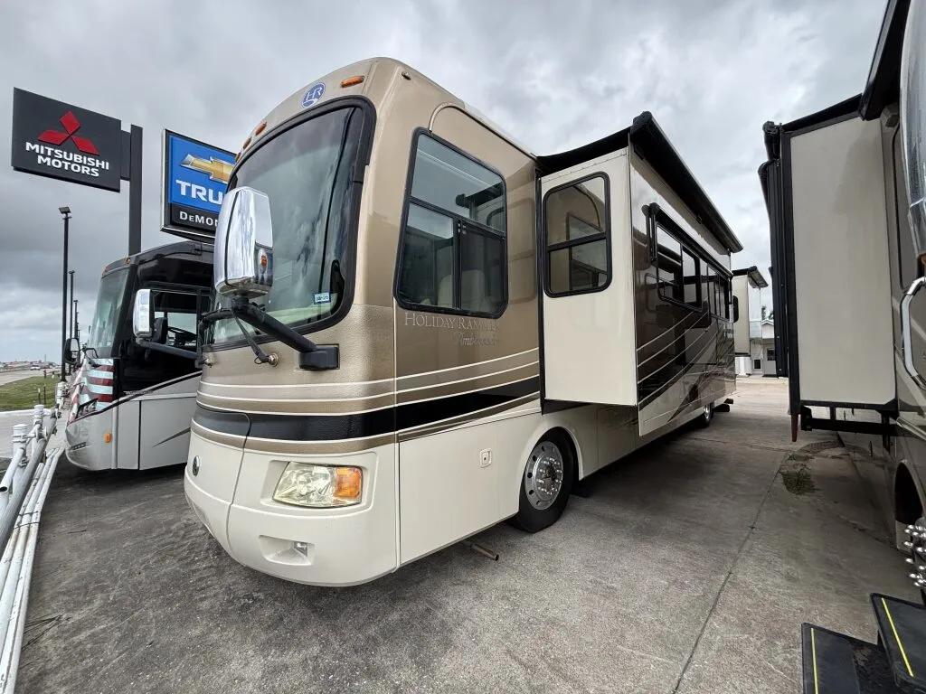 2011 Holiday Rambler Ambassador 40PBQ Class A Diesel - Photo 2