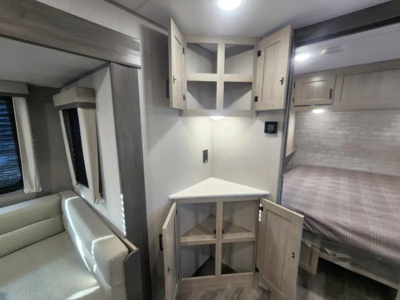 2026 Coachmen Catalina Legacy Edition 273DBHCK, Photos photo 18