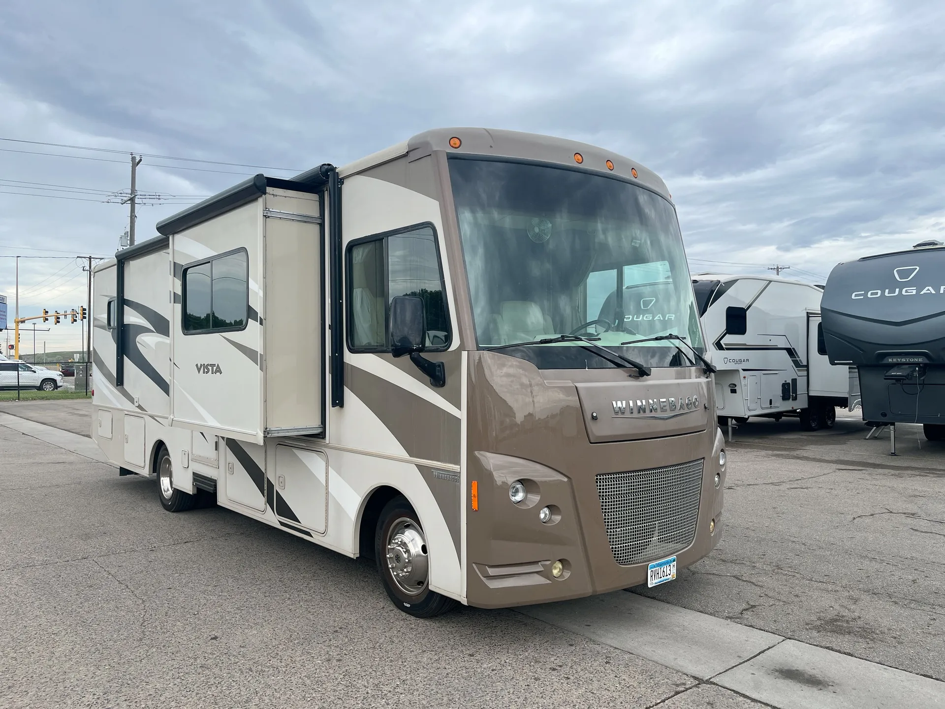2015 Winnebago Vista 30T - Main photo